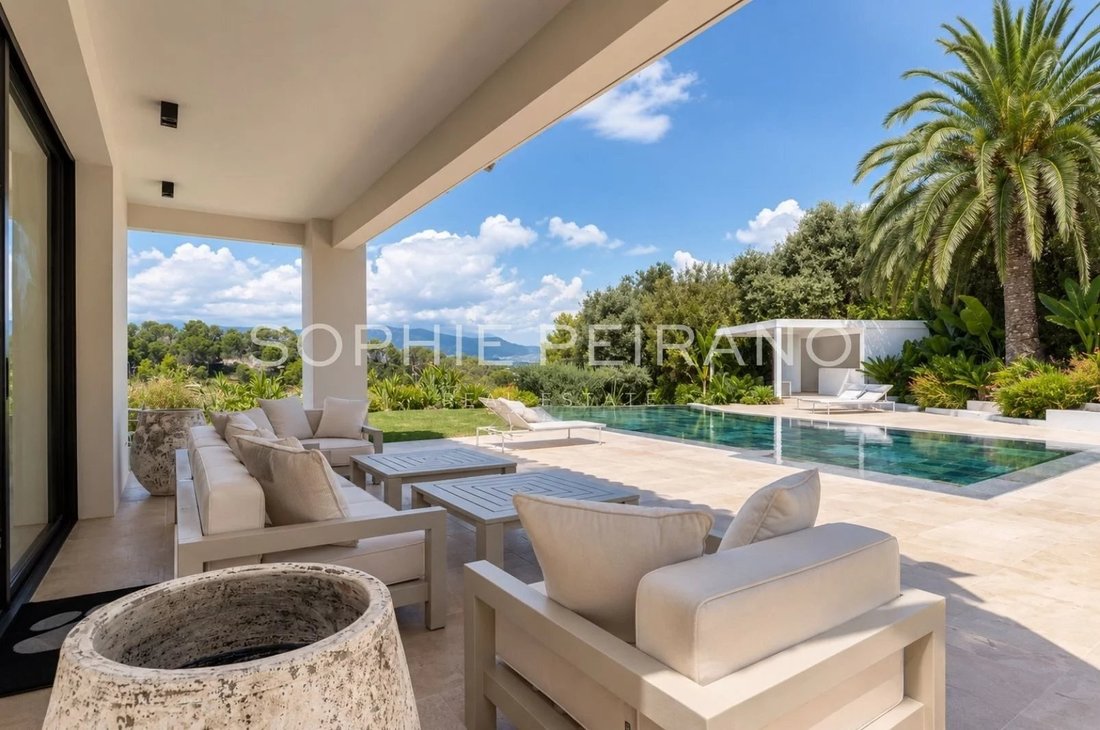 Villa in Mougins, Provence-Alpes-Côte d'Azur, France 2 - 18763096