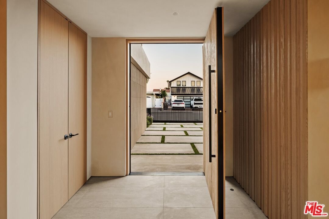 House in Huntington Beach, California, United States 5 - 18761856