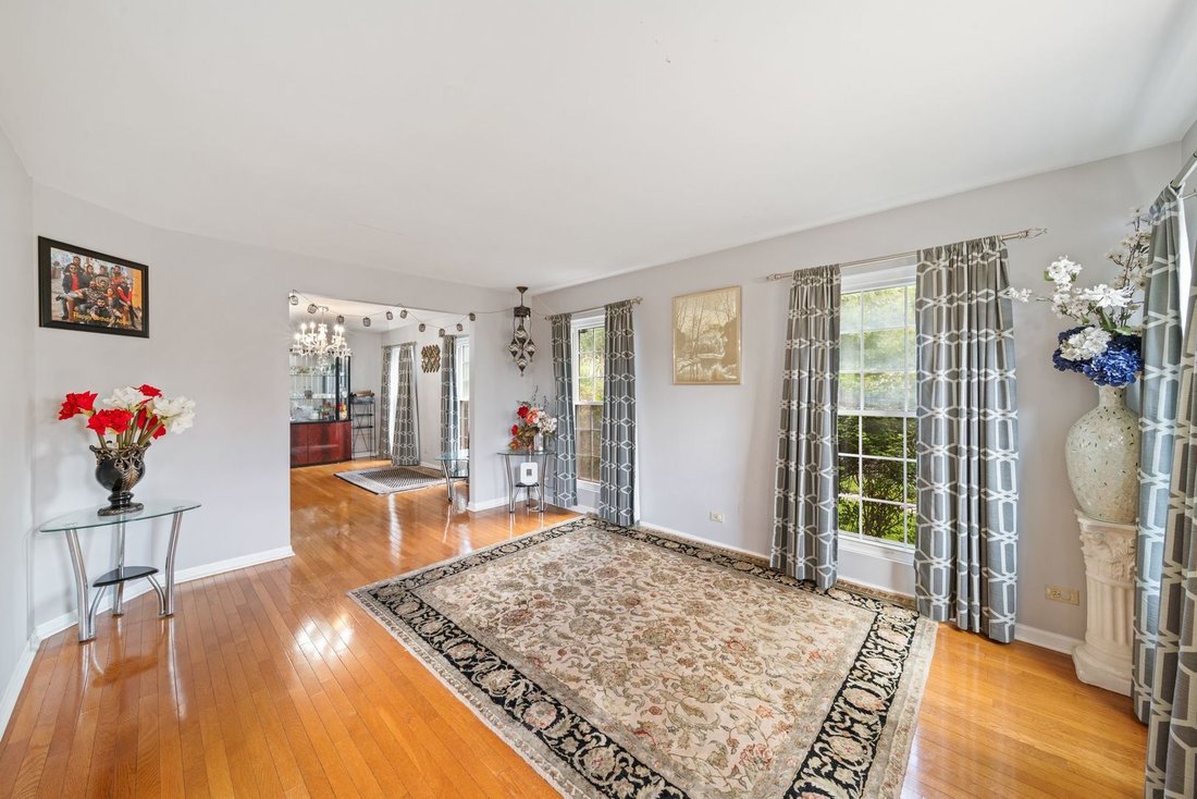 House in Streamwood, Illinois, United States 4 - 18765110