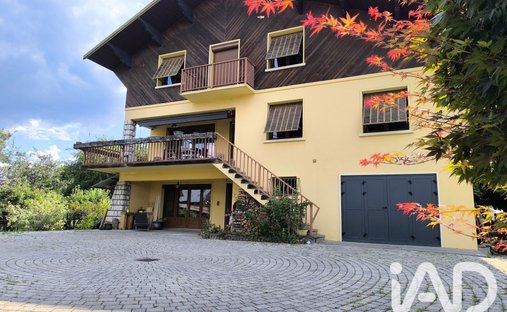 Maison à Bourgneuf, Auvergne-Rhône-Alpes, France 1