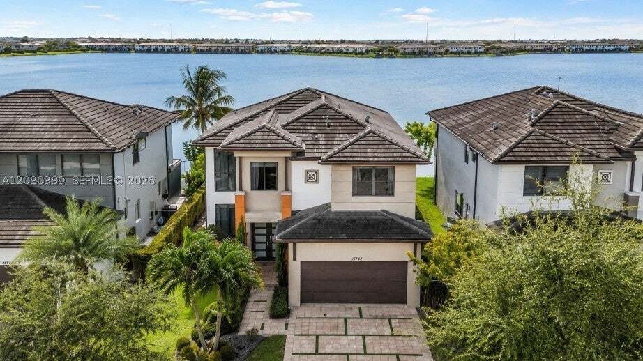 Maison à Miami Lakes, Floride, États-Unis 1 - 18764512