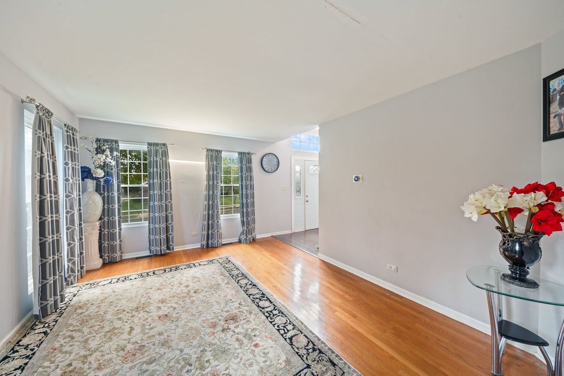 House in Streamwood, Illinois, United States 5 - 18765110