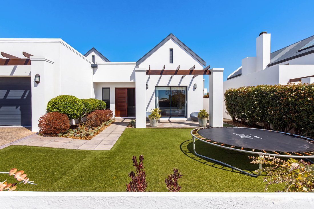 Country House in Croydon Vineyard Estate, Cape Town, Western Cape 2 - 18763428