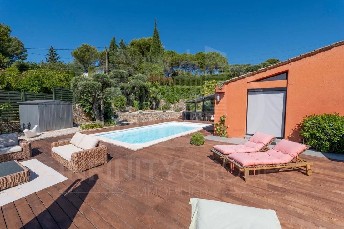 House in Le Cannet, Provence-Alpes-Côte d'Azur, France 2 - 17245935