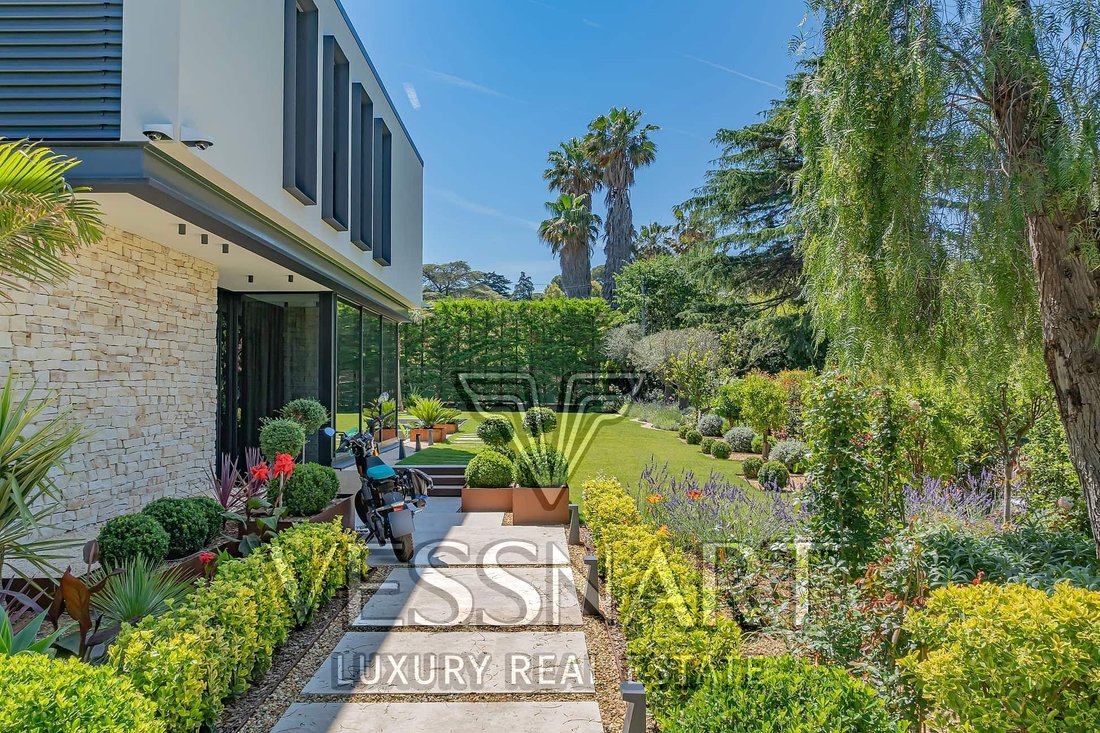 Villa in Les Cougoulins-Rastines, Antibes, France 2 - 18762716