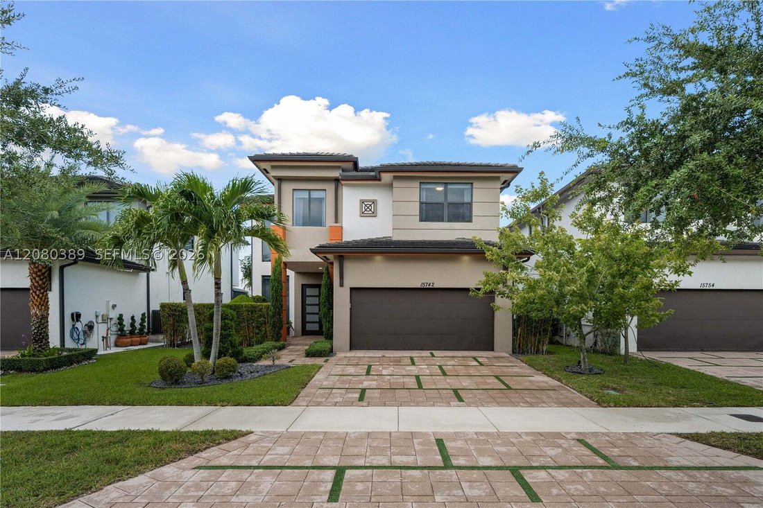 Maison à Miami Lakes, Floride, États-Unis 2 - 18764512