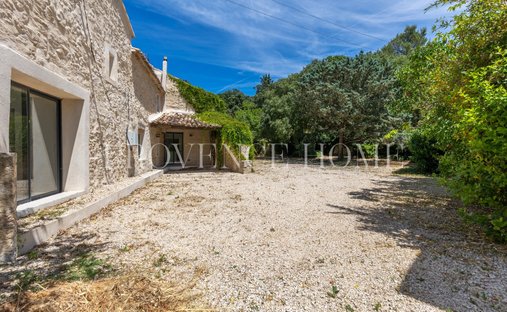 Casa a La Ville, L'Isle-sur-la-Sorgue, Francia 1