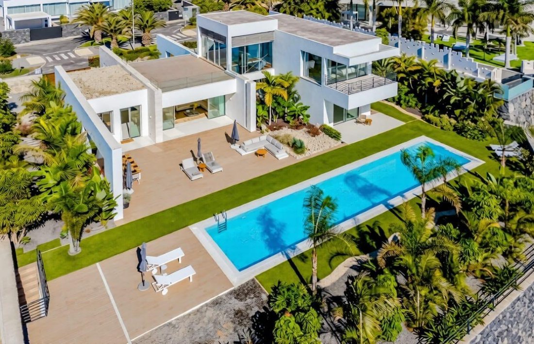 Villa in La Caleta, Adeje, Canary Islands 1 - 18763871