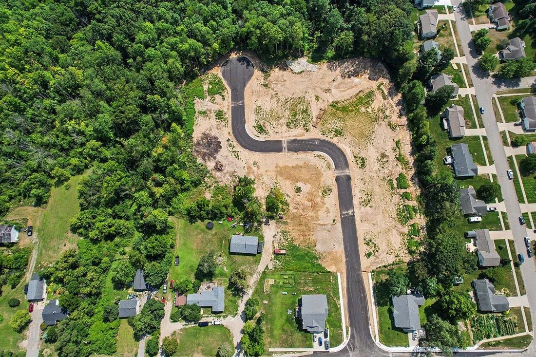 House in Comstock Park, Michigan, United States 5 - 18548075