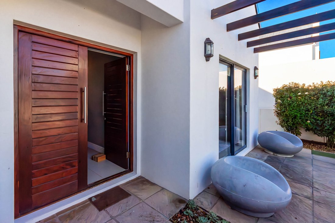Country House in Croydon Vineyard Estate, Cape Town, Western Cape 3 - 18763428
