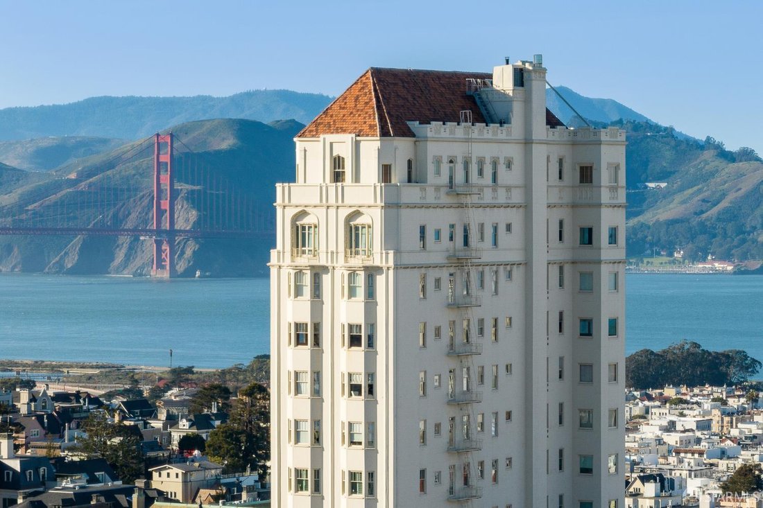 Co Op in San Francisco, California, United States 1 - 18763762