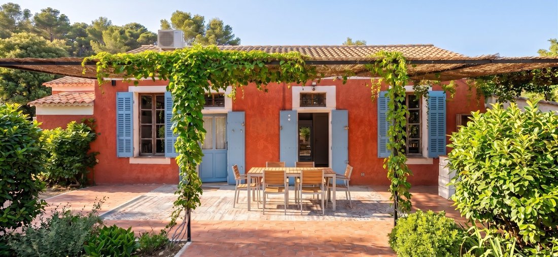 House in Saint-Cyr-sur-Mer, Provence-Alpes-Côte d'Azur, France 2 - 18766247