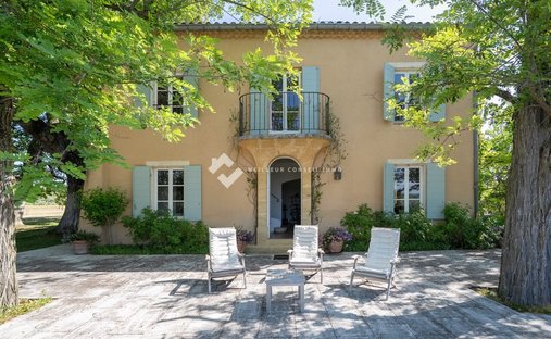 Country House in Jouques, Provence-Alpes-Côte d'Azur, France 1