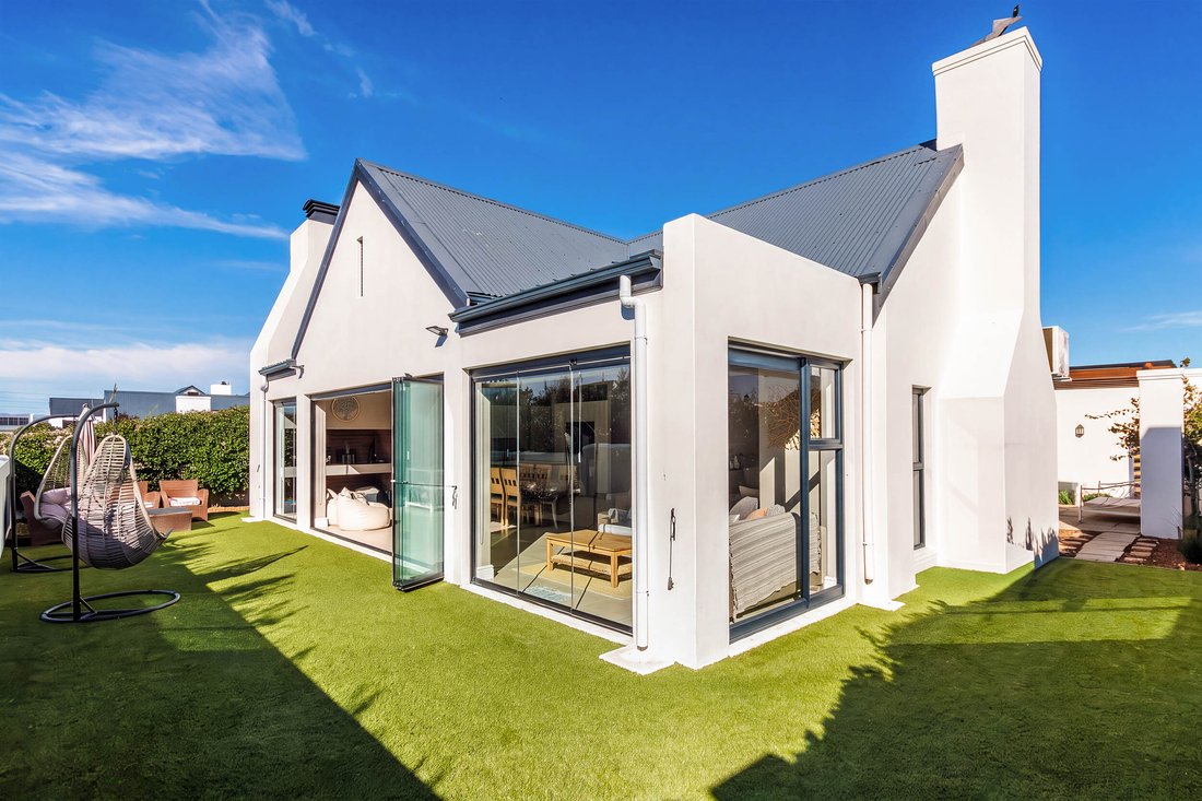 Country House in Croydon Vineyard Estate, Cape Town, Western Cape 1 - 18763428