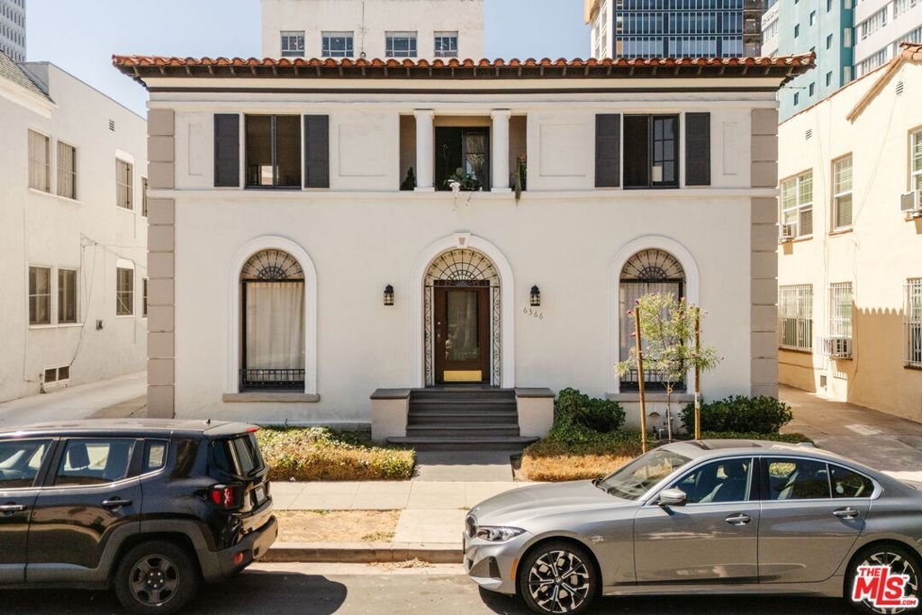 West Hollywood, California, United States 2 - 18764790