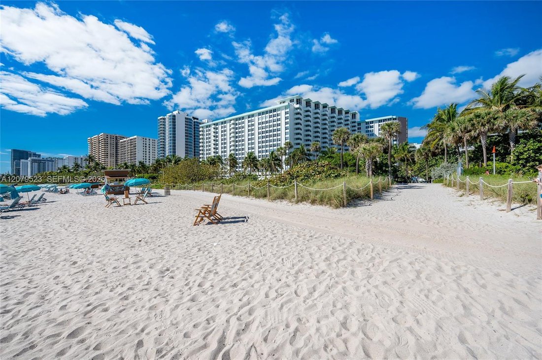 Condo in Miami Beach, Florida, United States 2 - 18765317