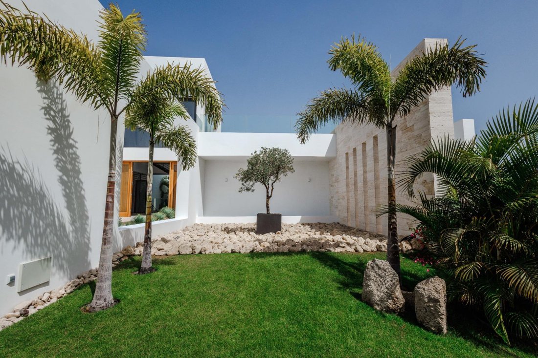 Villa in La Caleta, Adeje, Canary Islands 4 - 18763871