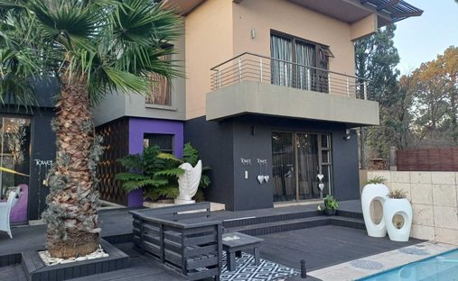 House in Vaal River, South Africa 1