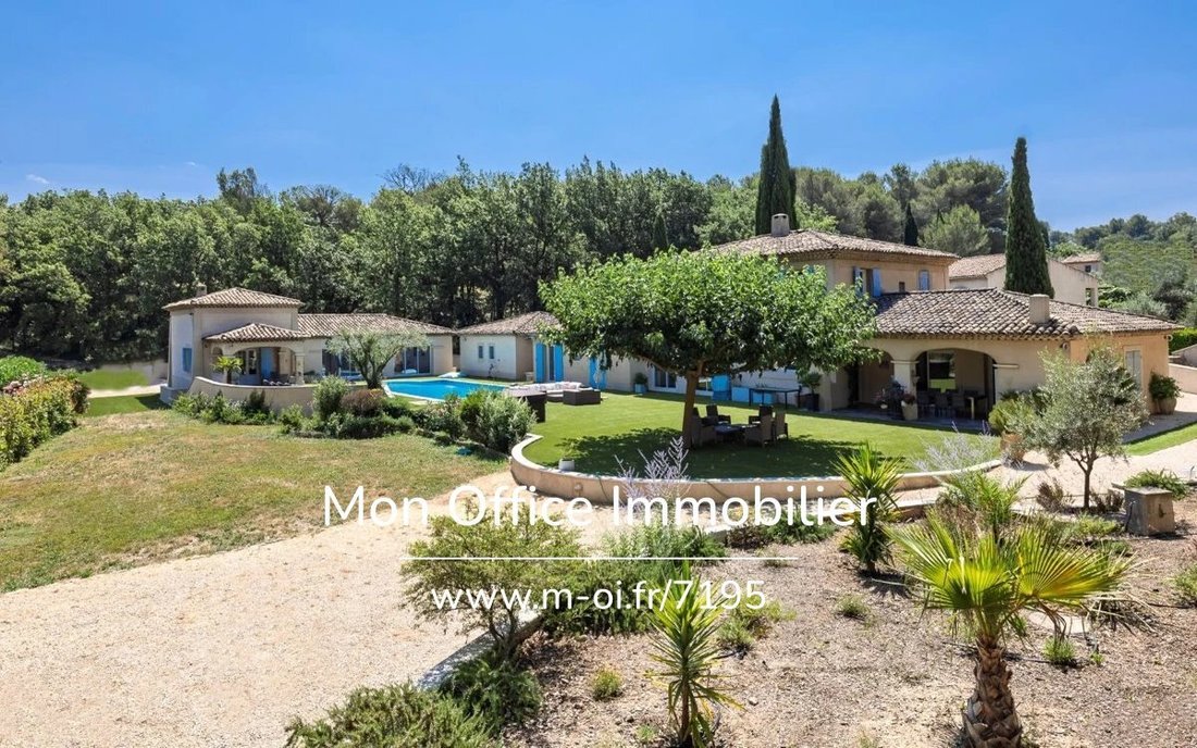 House in Mimet, Provence-Alpes-Côte d'Azur, France 1 - 18764407