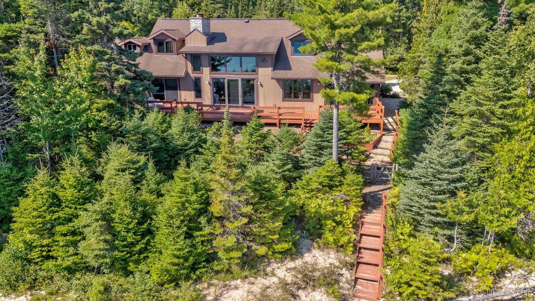 Casa a Manistique, Michigan, Stati Uniti 2 - 18764345