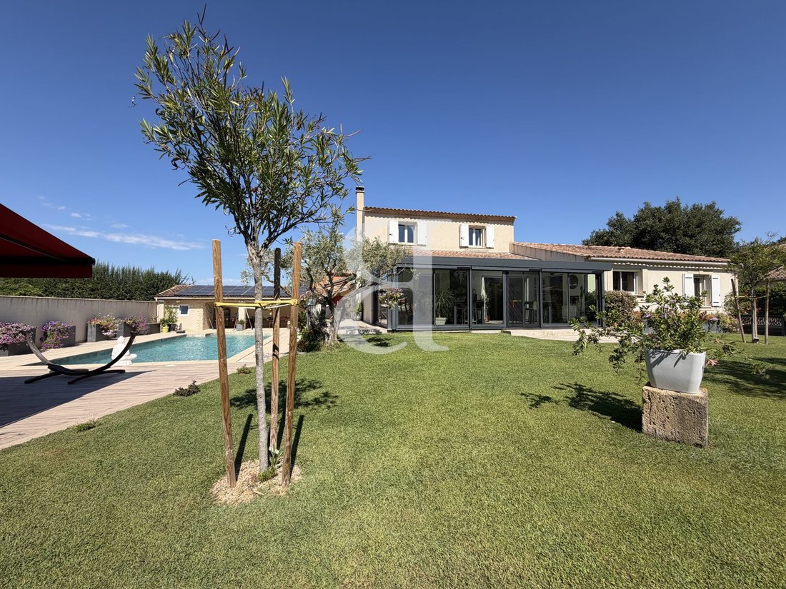 Villa in Taillades, Provence-Alpes-Côte d'Azur, France 1 - 18766242