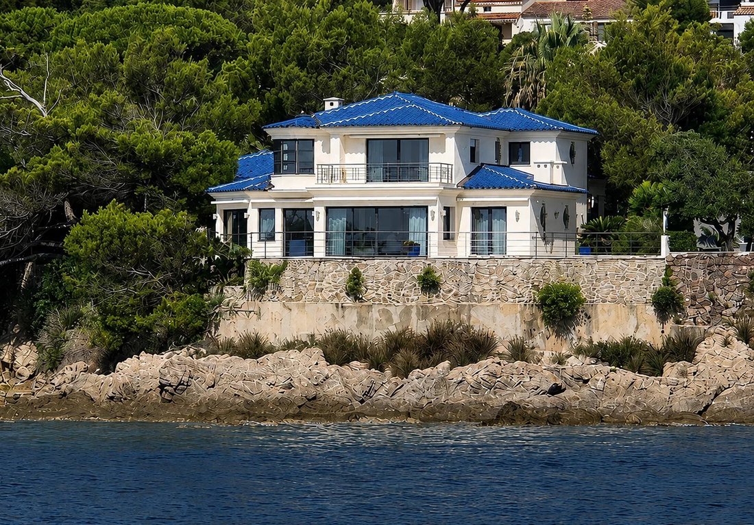 Villa in Les Issambres, Roquebrune-sur-Argens, France 1 - 18762603