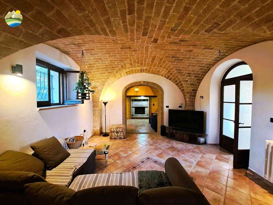 Maisons de campagne à Atri, Abruzzes, Italie 2 - 18436346