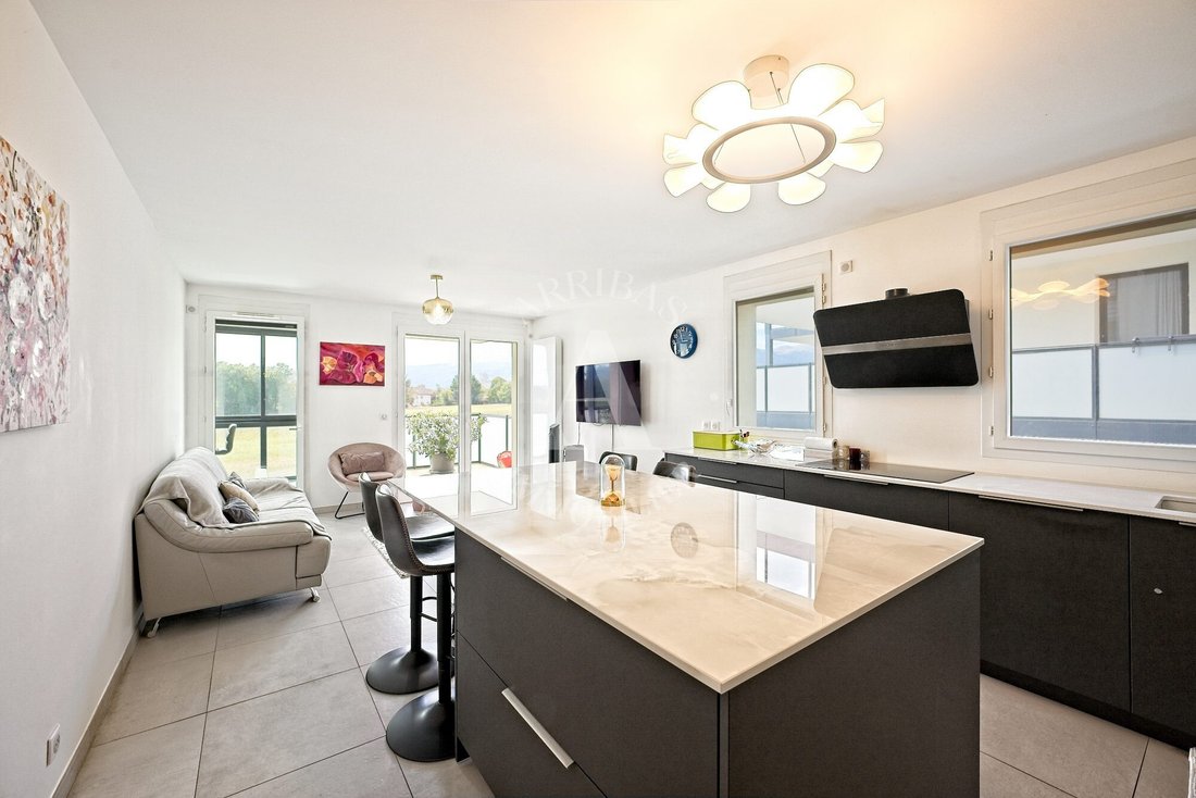 Apartment in Ferney-Voltaire, Auvergne-Rhône-Alpes, France 1 - 18766306
