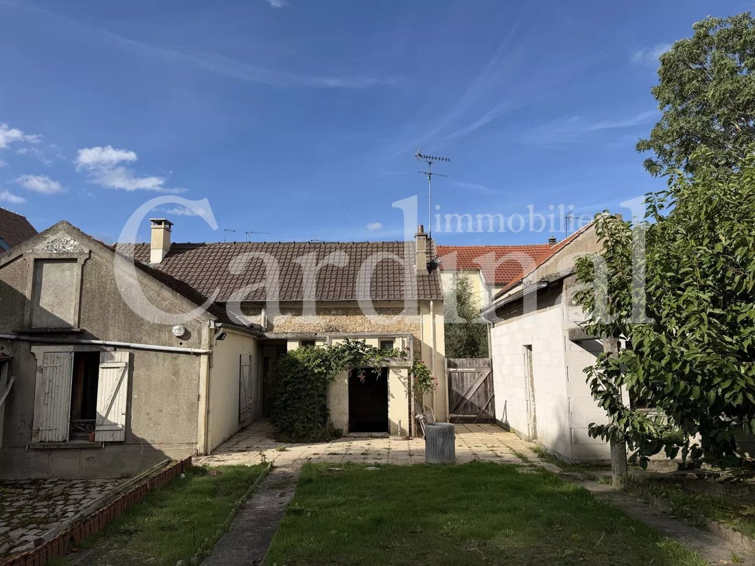 House in Le Village, Noisy-le-Roi, France 3 - 18762862