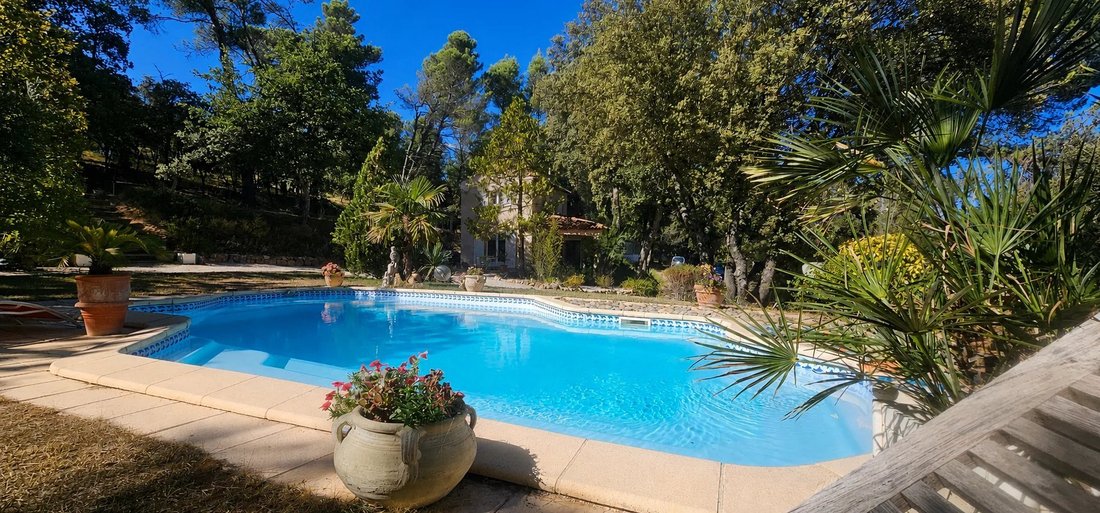 Villa in Jouques, Provence-Alpes-Côte d'Azur, France 1 - 15654443
