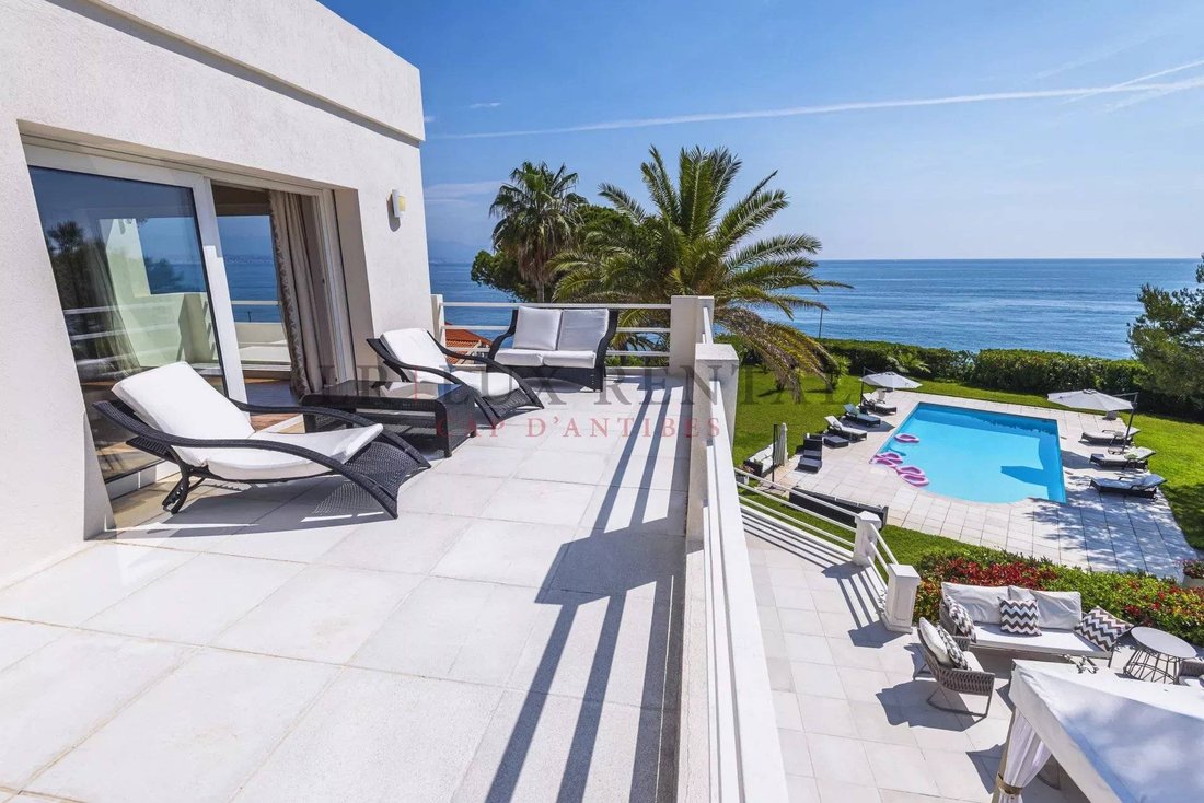 Villa in Antibes, Provence-Alpes-Côte d'Azur, Frankreich 1 - 18638600