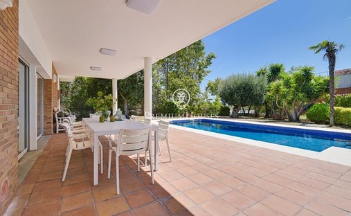 Haus in Tiana, Katalonien, Spanien 1