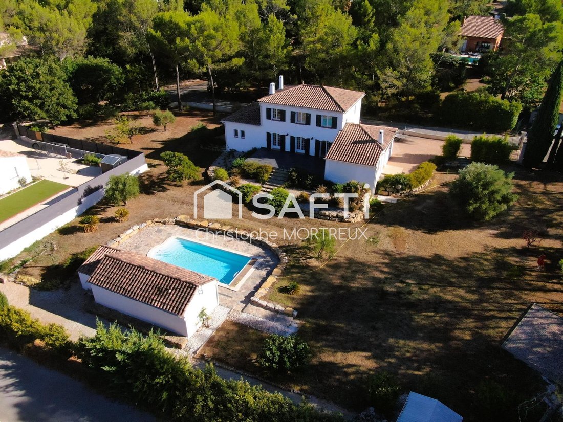 Maison à Rocbaron, Provence-Alpes-Côte d'Azur, France 4 - 18762489