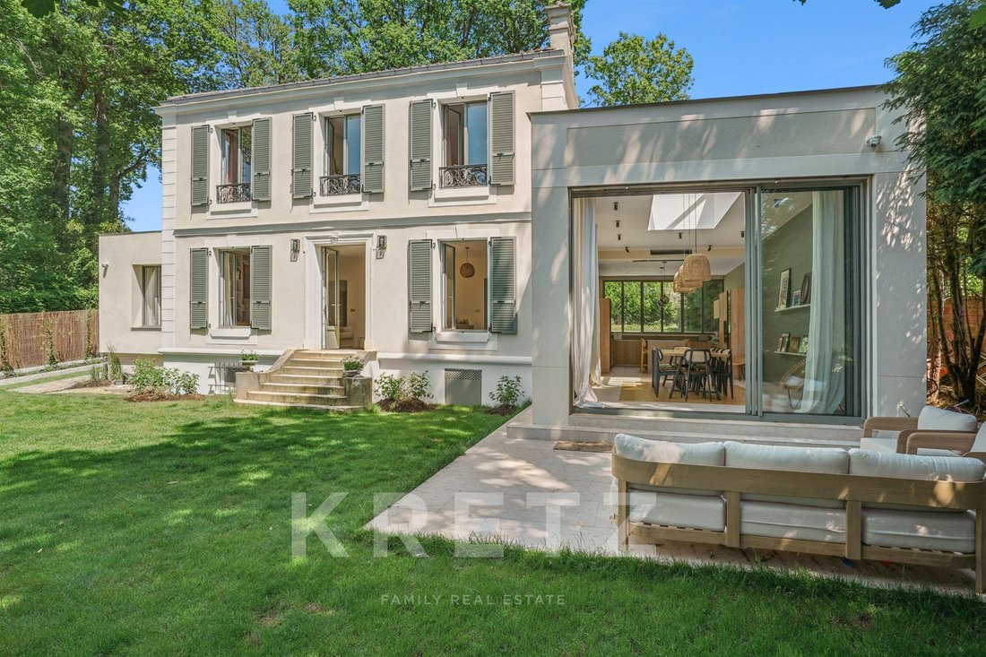 House in Poincare, Garches, France 1 - 18763361