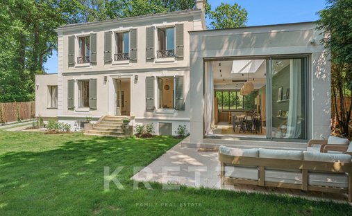 House in Poincare, Garches, France 1