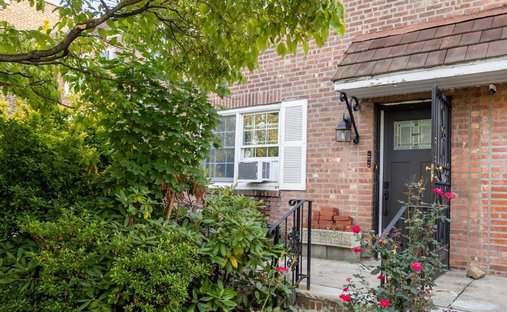 House in New York, New York, United States 1