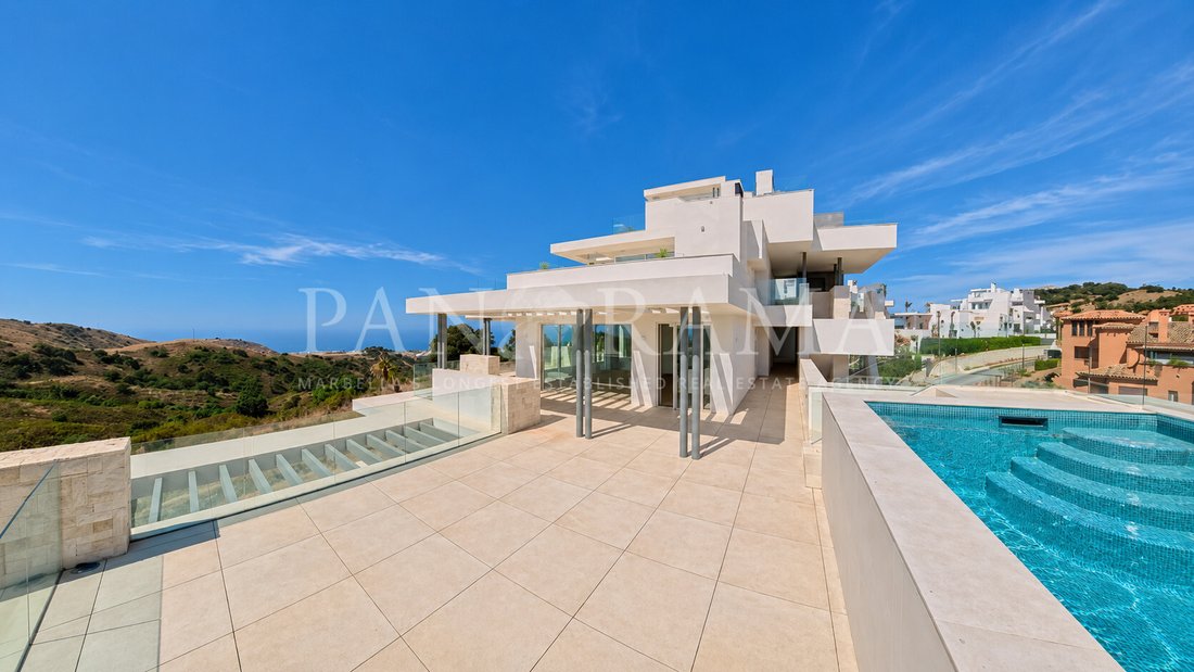 Penthouse in Elviria-Cabopino, Marbella, Spain 3 - 13579626
