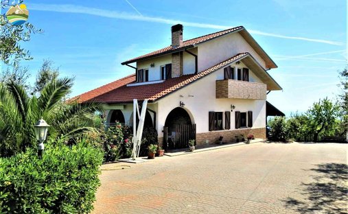 Villa en Pineto, Abruzos, Italia 1