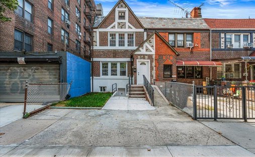 House in New York, New York, United States 1