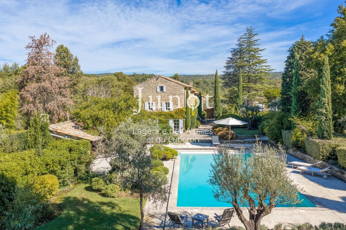 Maisons de campagne à Gordes, Provence-Alpes-Côte d'Azur, France 2 - 18507039