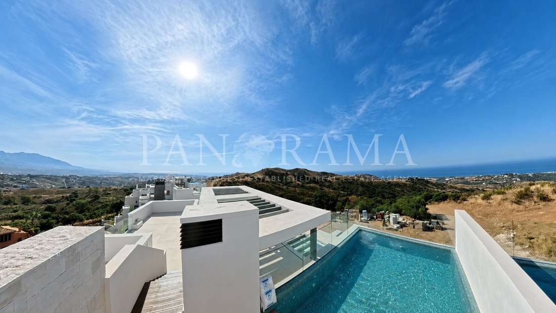 Penthouse in Elviria-Cabopino, Marbella, Spain 2 - 13579626