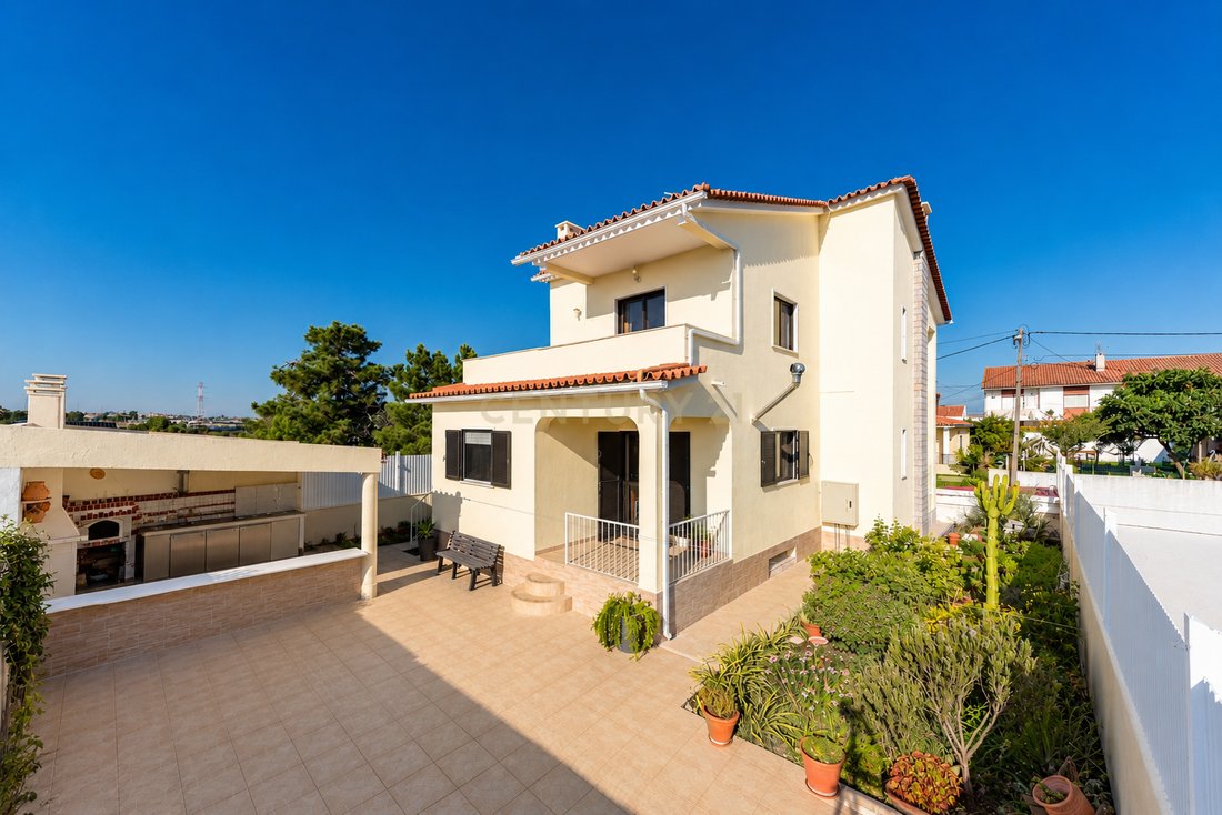 Villa in Charneca de Caparica und Sobreda, Setúbal Municipality, Portugal 5 - 16489351