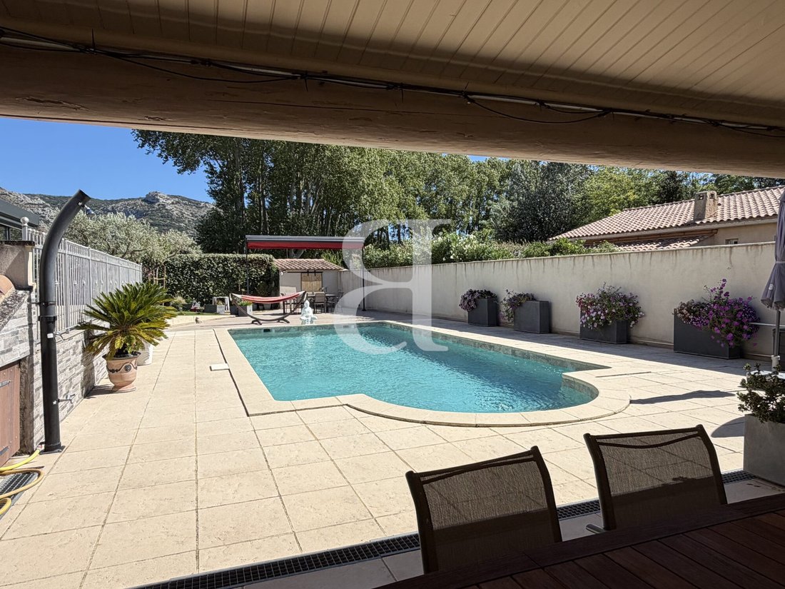 Villa in Taillades, Provence-Alpes-Côte d'Azur, France 4 - 18766242