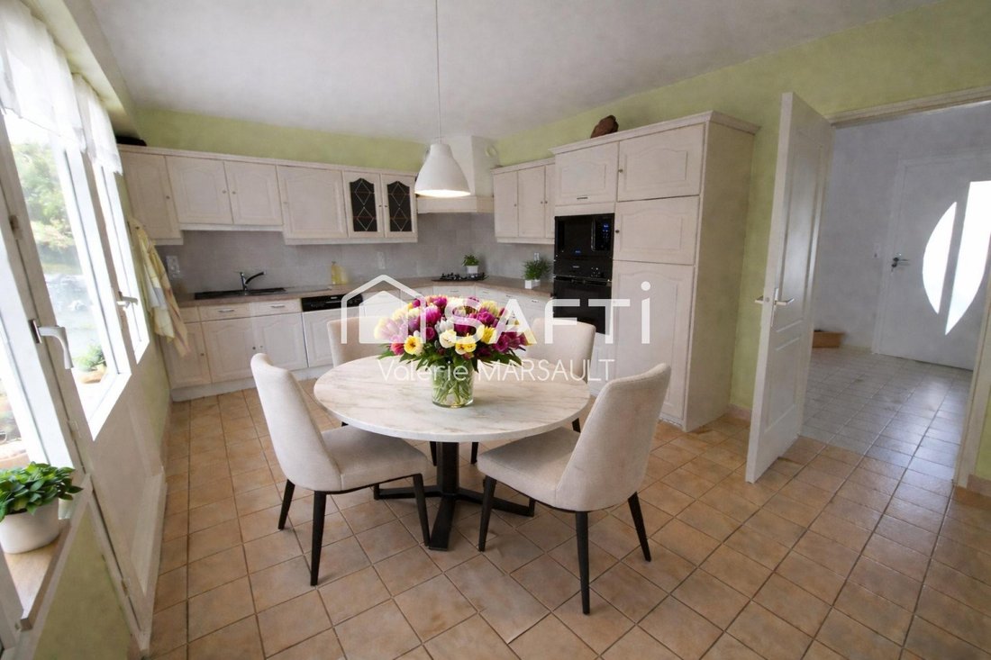 Maison à Luynes, Centre-Val de Loire, France 2 - 18508058