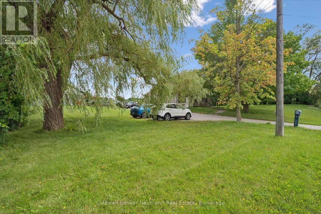 House in Guelph, Ontario, Canada 3 - 18763468