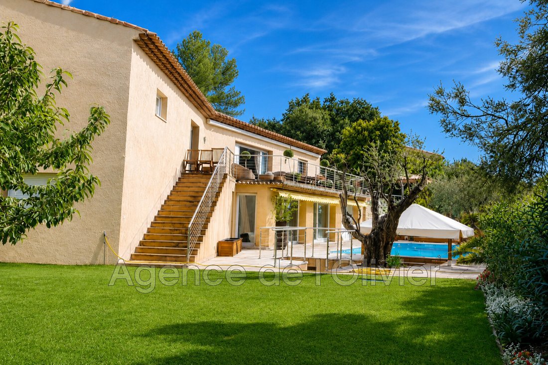 Villa in Nord, Roquefort-les-Pins, France 1 - 18421513