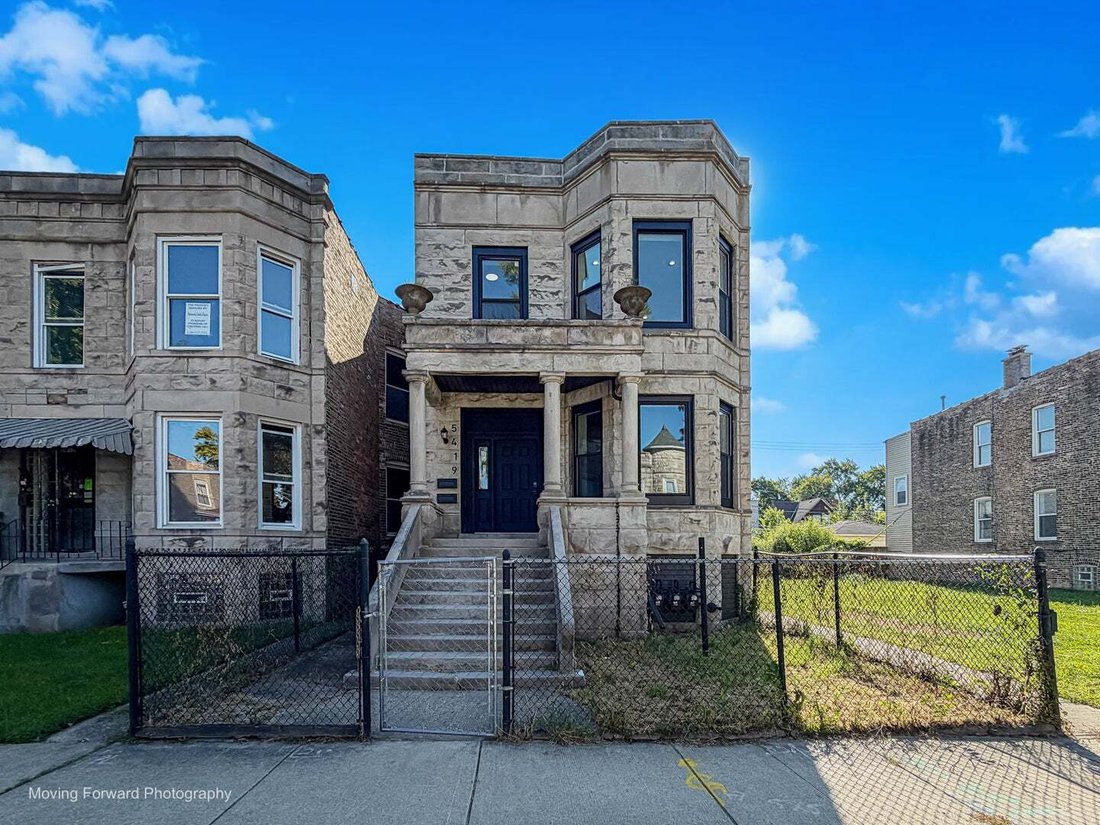 Chicago, Illinois, United States 1 - 18765091