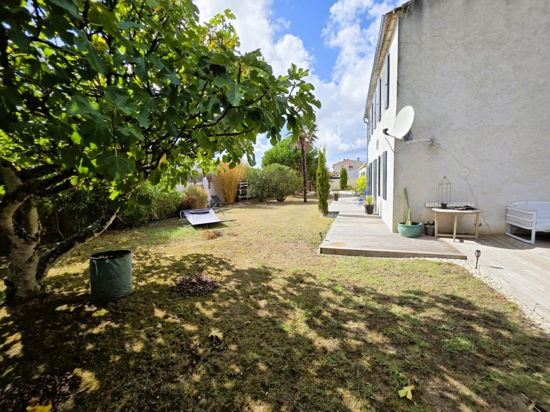 Farm Ranch in Dolus-d'Oleron, Neu-Aquitanien, Frankreich 4 - 18763026