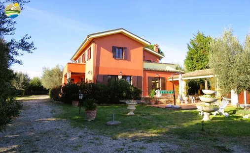 Maison à Bellante, Abruzzes, Italie 1