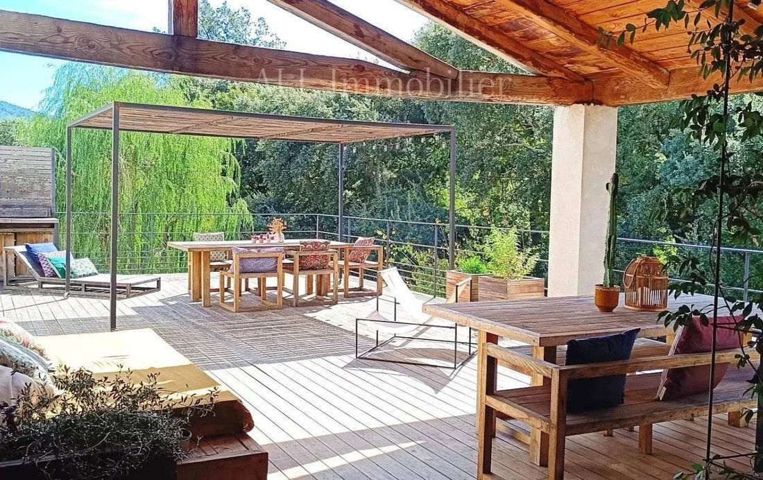 Casa en La Môle, Provenza-Alpes-Costa Azul, Francia 5 - 16485919